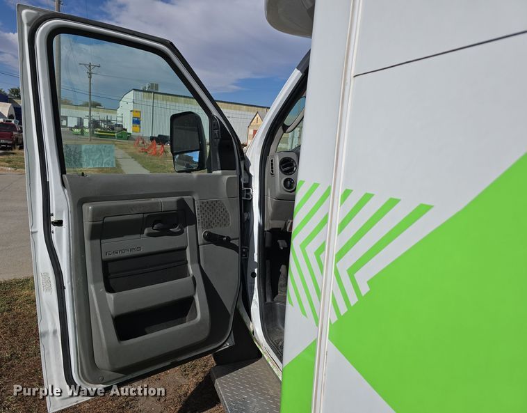 image for item DW3809 2017 Goshen Impulse Ford 220 shuttle bus