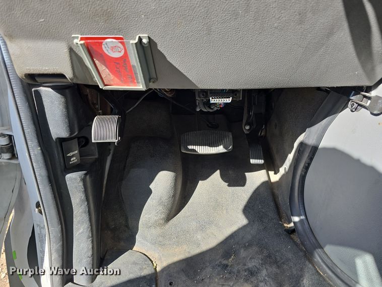 image for item DW3809 2017 Goshen Impulse Ford 220 shuttle bus