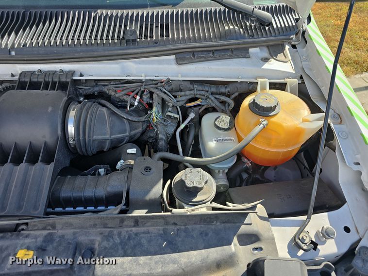 image for item DW3809 2017 Goshen Impulse Ford 220 shuttle bus