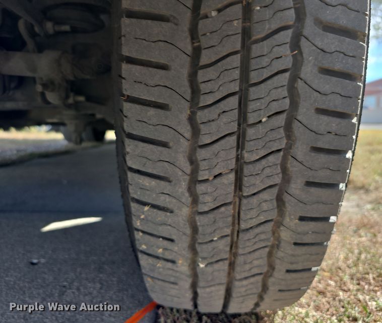 image for item DW3809 2017 Goshen Impulse Ford 220 shuttle bus