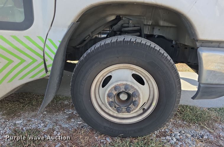 image for item DW3809 2017 Goshen Impulse Ford 220 shuttle bus