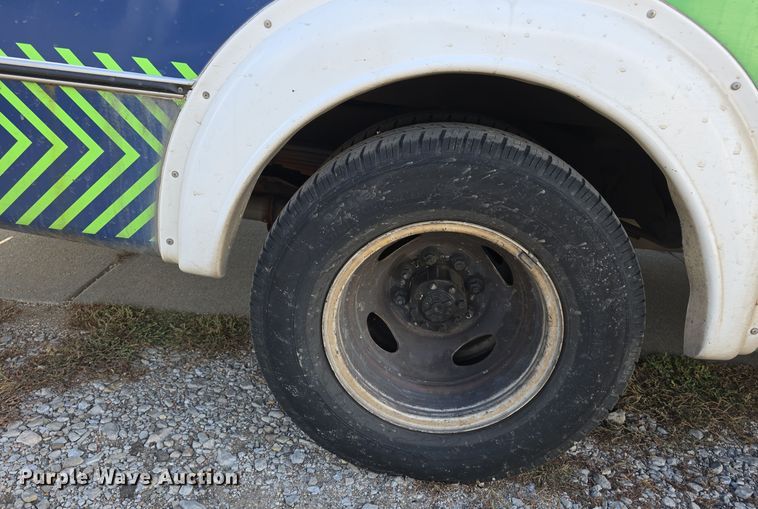 image for item DW3809 2017 Goshen Impulse Ford 220 shuttle bus