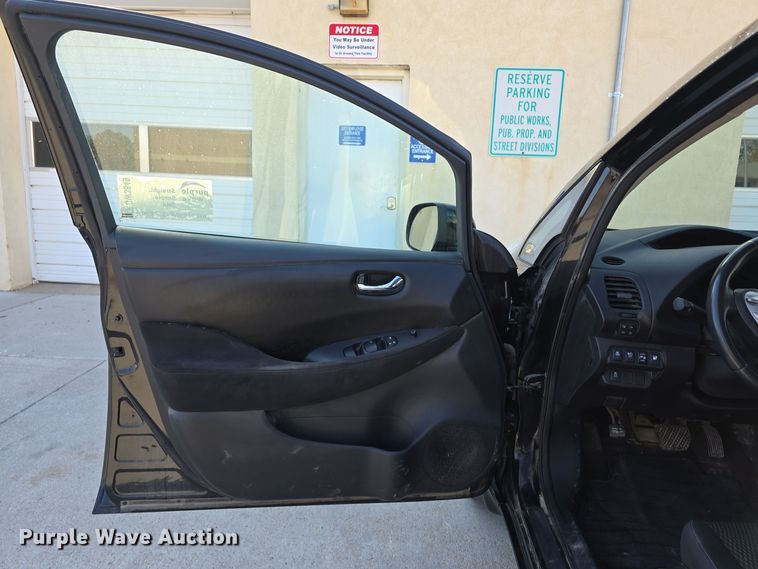 image for item DW3849 2015 Nissan Leaf 