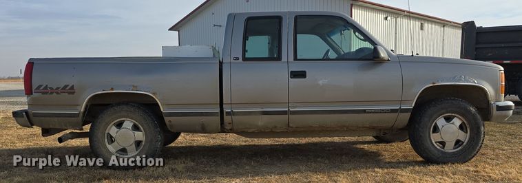 image for item DW3865 1998 GMC Sierra K1500 Ext. Cab pickup truck