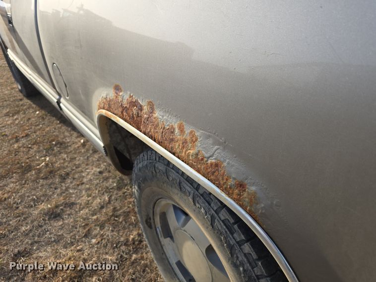 image for item DW3865 1998 GMC Sierra K1500 Ext. Cab pickup truck