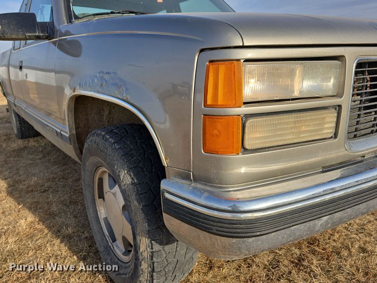 image for item DW3865 1998 GMC Sierra K1500 Ext. Cab pickup truck