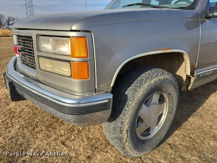 image for item DW3865 1998 GMC Sierra K1500 Ext. Cab pickup truck