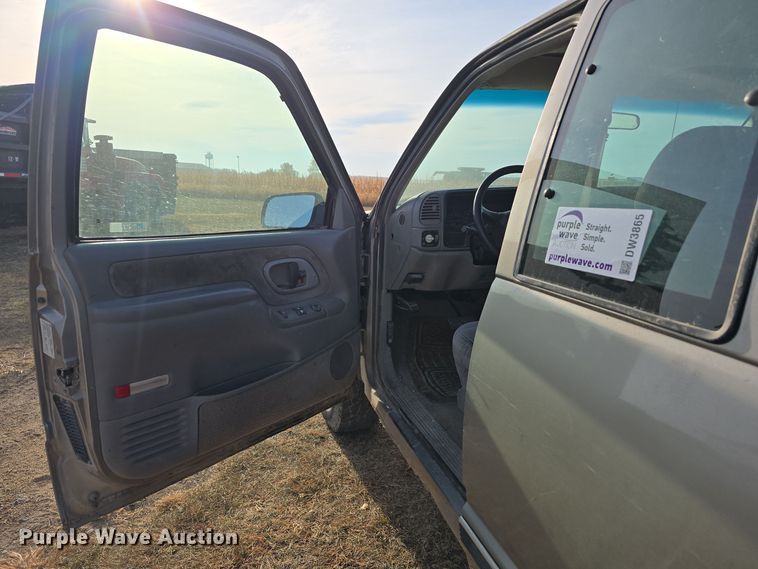 image for item DW3865 1998 GMC Sierra K1500 Ext. Cab pickup truck