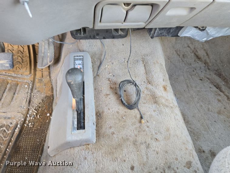 image for item DW3865 1998 GMC Sierra K1500 Ext. Cab pickup truck