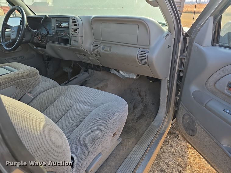 image for item DW3865 1998 GMC Sierra K1500 Ext. Cab pickup truck