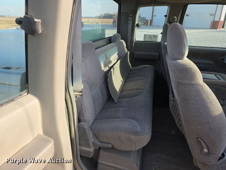 image for item DW3865 1998 GMC Sierra K1500 Ext. Cab pickup truck