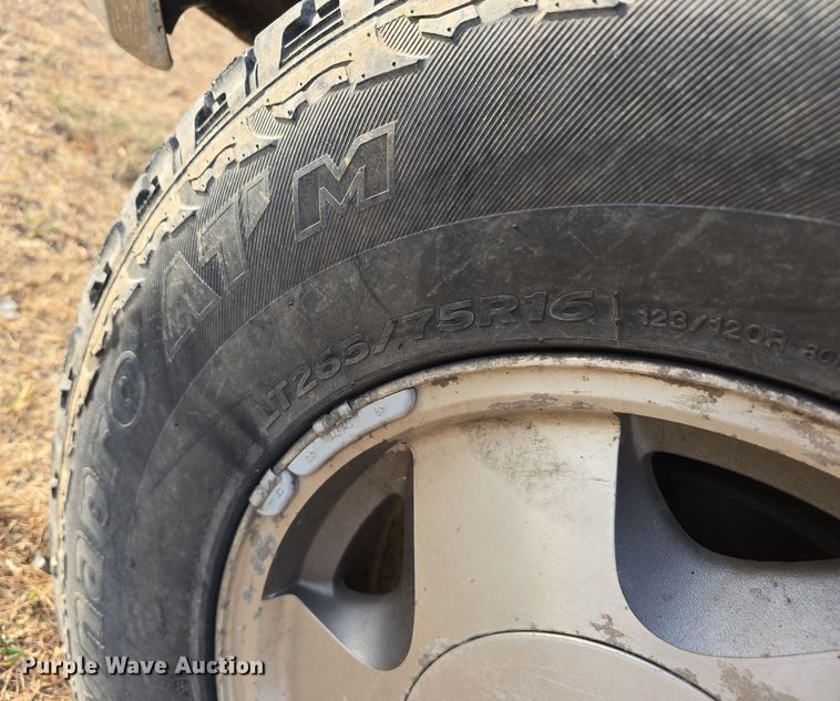 image for item DW3865 1998 GMC Sierra K1500 Ext. Cab pickup truck