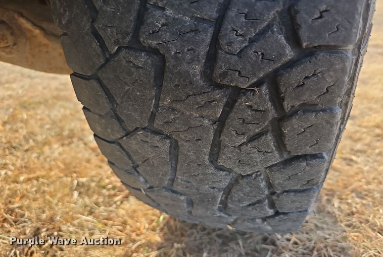 image for item DW3865 1998 GMC Sierra K1500 Ext. Cab pickup truck