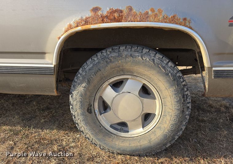 image for item DW3865 1998 GMC Sierra K1500 Ext. Cab pickup truck