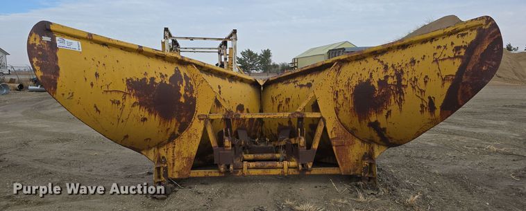 image for item DW3875 Caterpillar motor grader snow plow