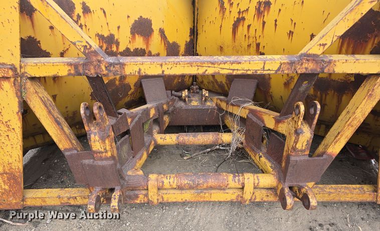 image for item DW3875 Caterpillar motor grader snow plow