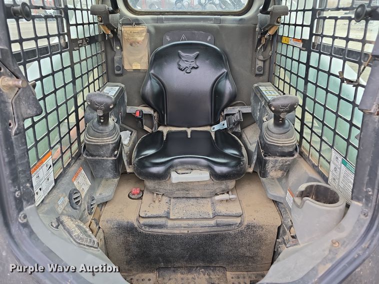 image for item DW3887 2017 Bobcat T770 skid steer loader