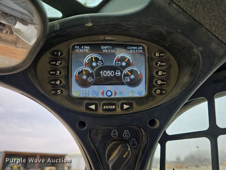 image for item DW3887 2017 Bobcat T770 skid steer loader