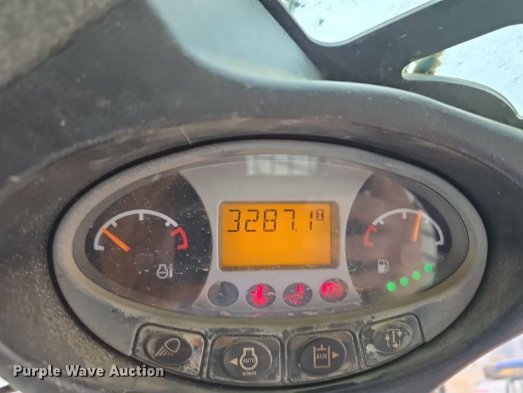 image for item DW3887 2017 Bobcat T770 skid steer loader