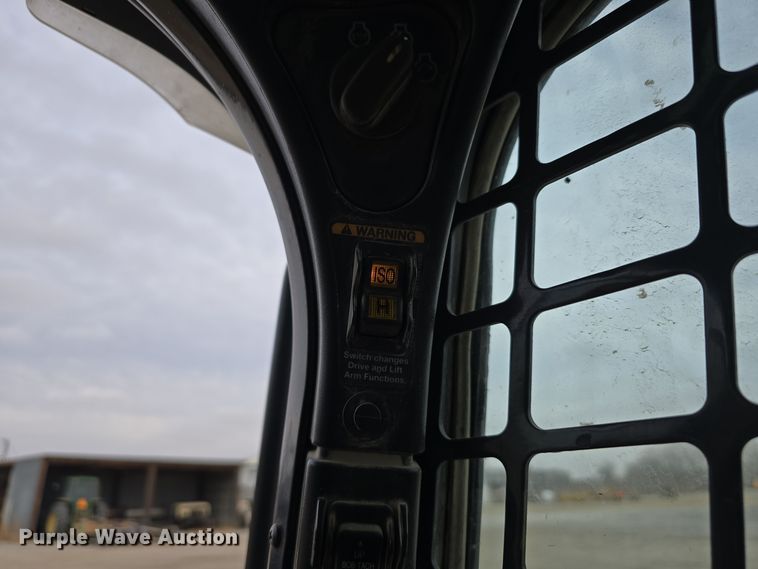 image for item DW3887 2017 Bobcat T770 skid steer loader