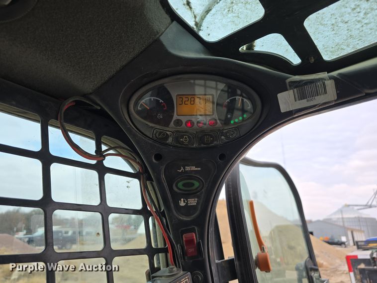 image for item DW3887 2017 Bobcat T770 skid steer loader