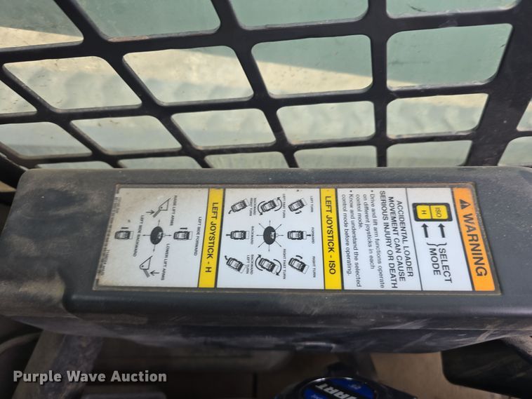 image for item DW3887 2017 Bobcat T770 skid steer loader