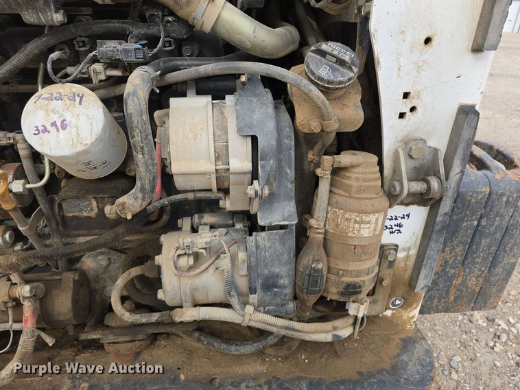 image for item DW3887 2017 Bobcat T770 skid steer loader