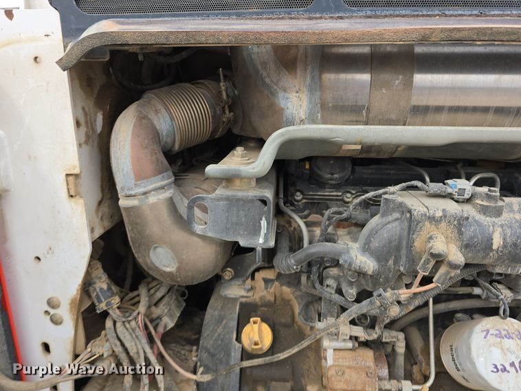 image for item DW3887 2017 Bobcat T770 skid steer loader