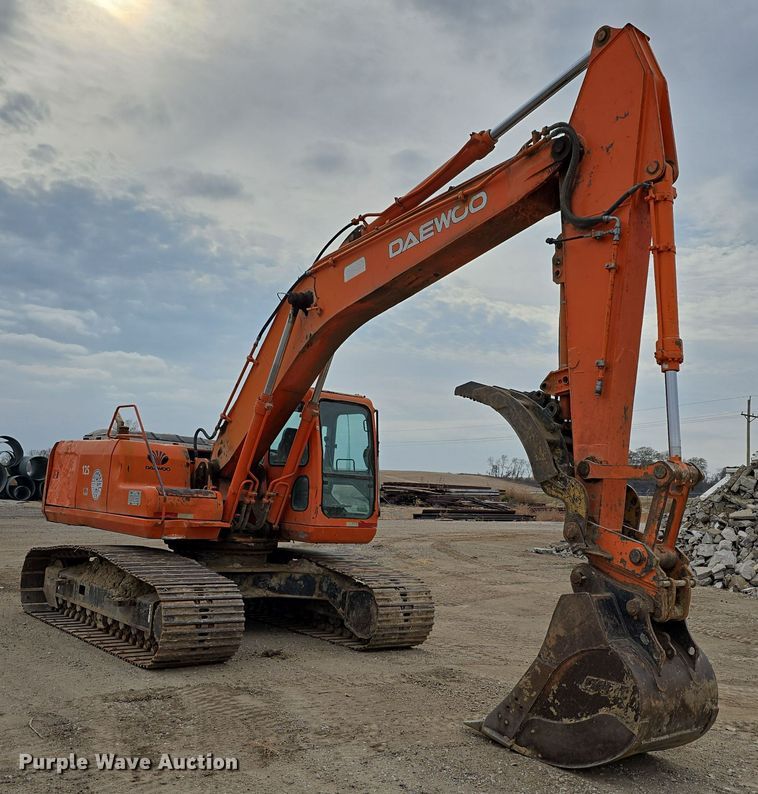 image for item DW3888 2002 Daewoo Solar 220LC-V excavator