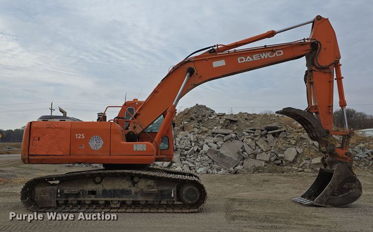 image for item DW3888 2002 Daewoo Solar 220LC-V excavator