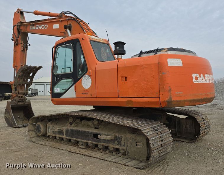 image for item DW3888 2002 Daewoo Solar 220LC-V excavator