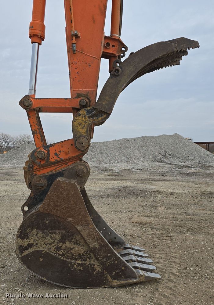 image for item DW3888 2002 Daewoo Solar 220LC-V excavator