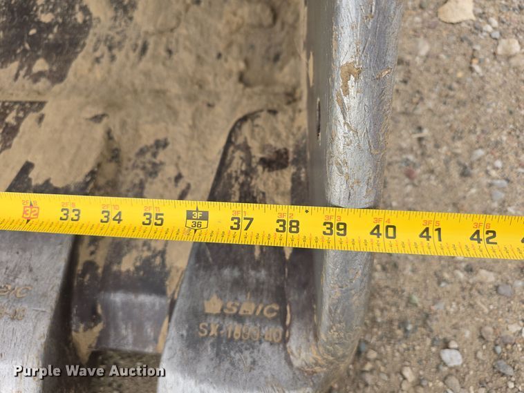 image for item DW3888 2002 Daewoo Solar 220LC-V excavator