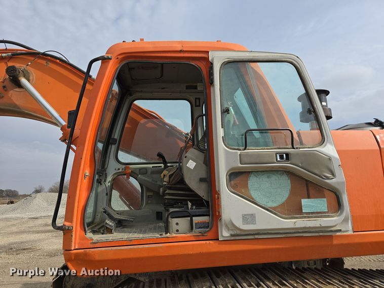 image for item DW3888 2002 Daewoo Solar 220LC-V excavator