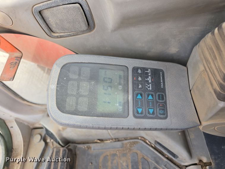 image for item DW3888 2002 Daewoo Solar 220LC-V excavator