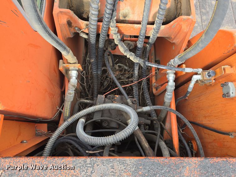 image for item DW3888 2002 Daewoo Solar 220LC-V excavator