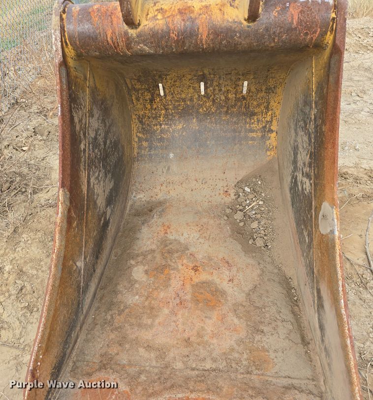 image for item DW3888 2002 Daewoo Solar 220LC-V excavator