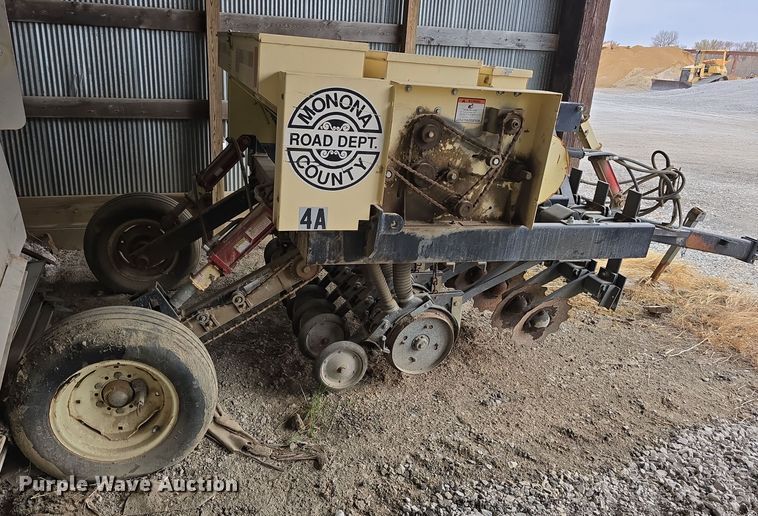 image for item DW3889 Truax Company FLXII-88RD grain drill