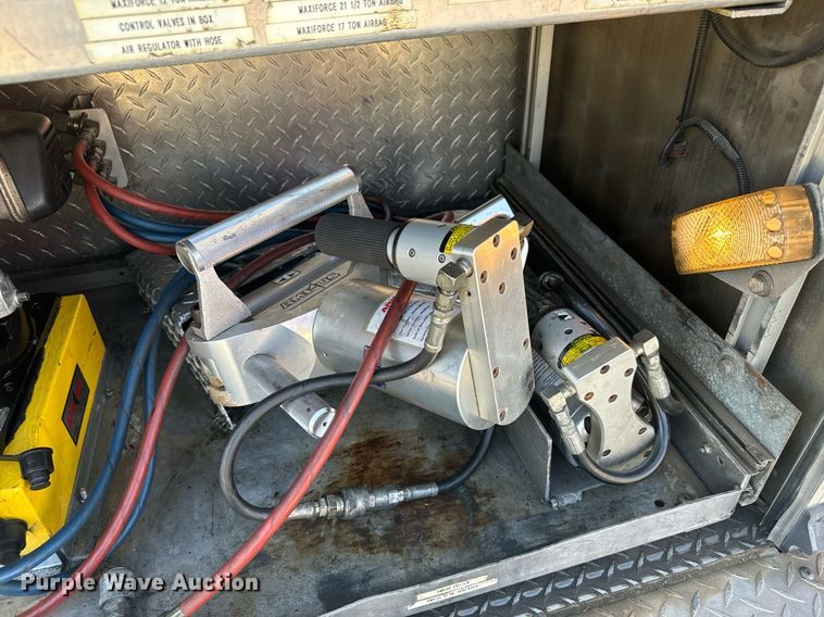 image for item DX3669 1997 HME pumper fire truck