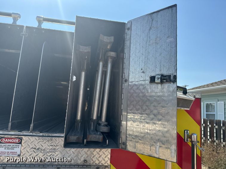 image for item DX3669 1997 HME pumper fire truck