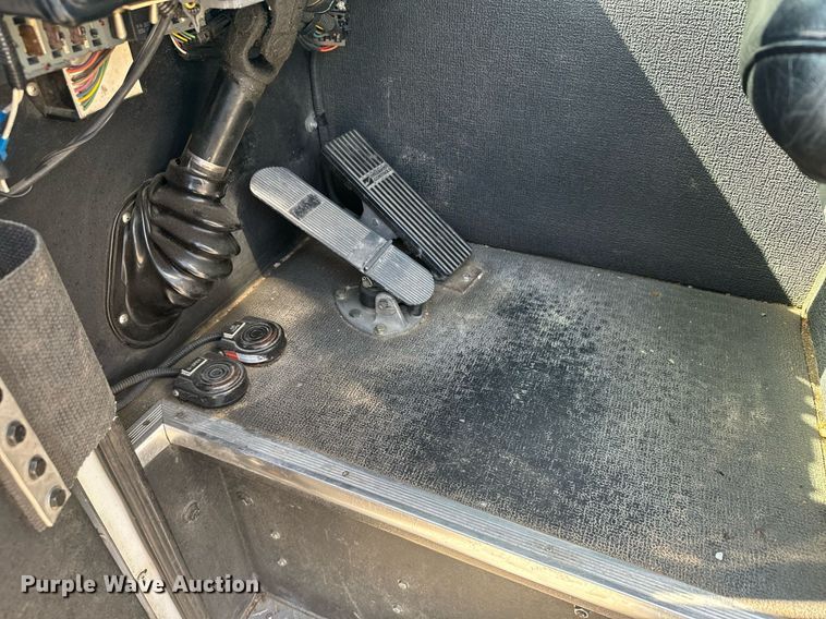 image for item DX3669 1997 HME pumper fire truck