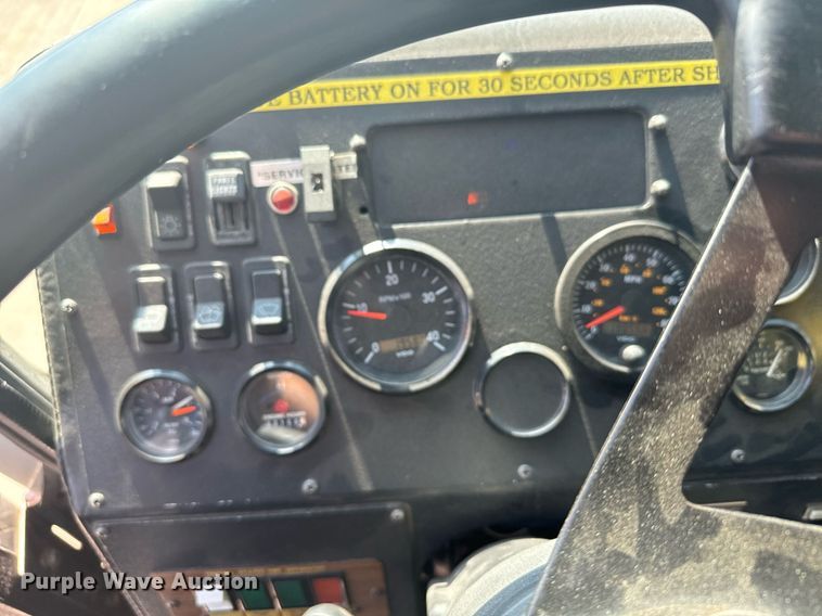 image for item DX3669 1997 HME pumper fire truck