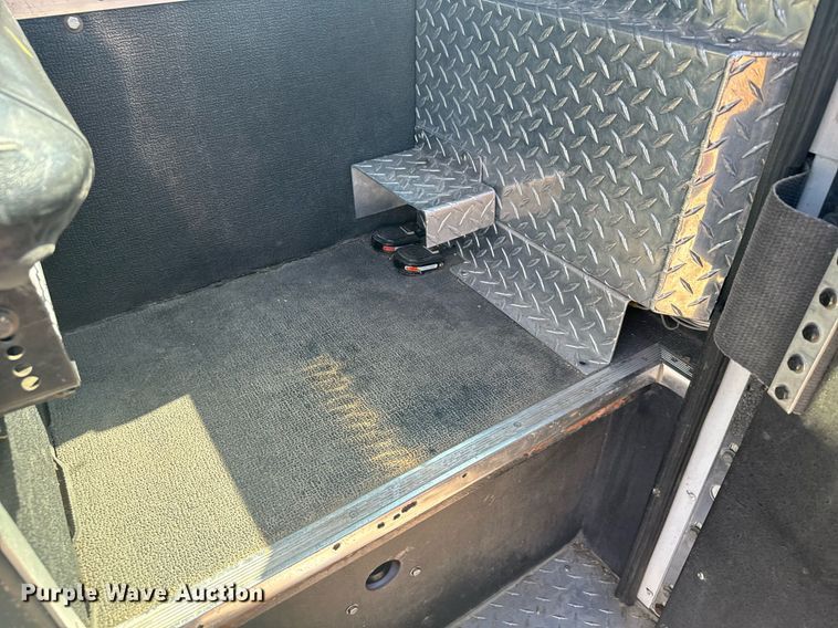 image for item DX3669 1997 HME pumper fire truck