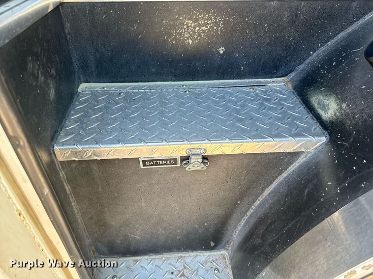 image for item DX3669 1997 HME pumper fire truck