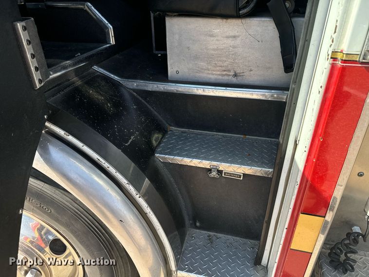 image for item DX3669 1997 HME pumper fire truck