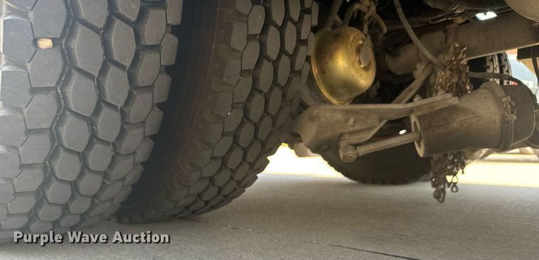 image for item DX3669 1997 HME pumper fire truck