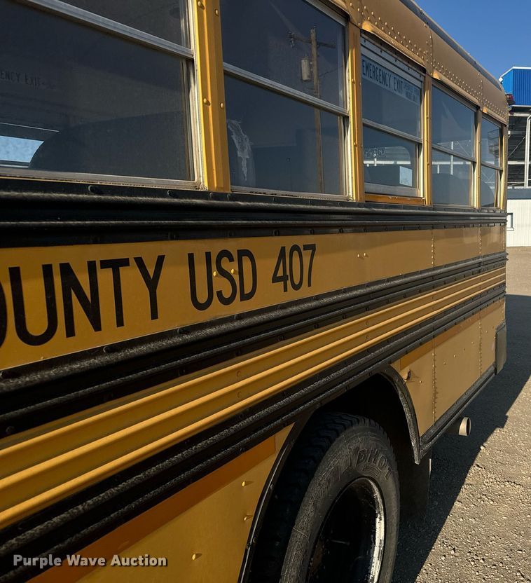 image for item DX3710 1998 Chevrolet B7 Bluebird school bus