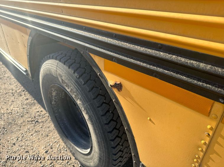 image for item DX3710 1998 Chevrolet B7 Bluebird school bus