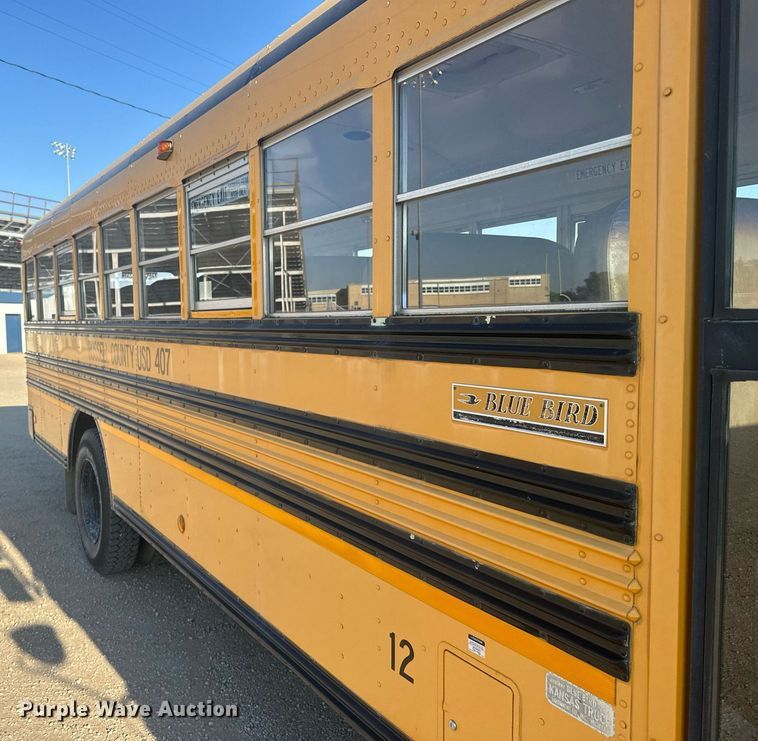 image for item DX3710 1998 Chevrolet B7 Bluebird school bus