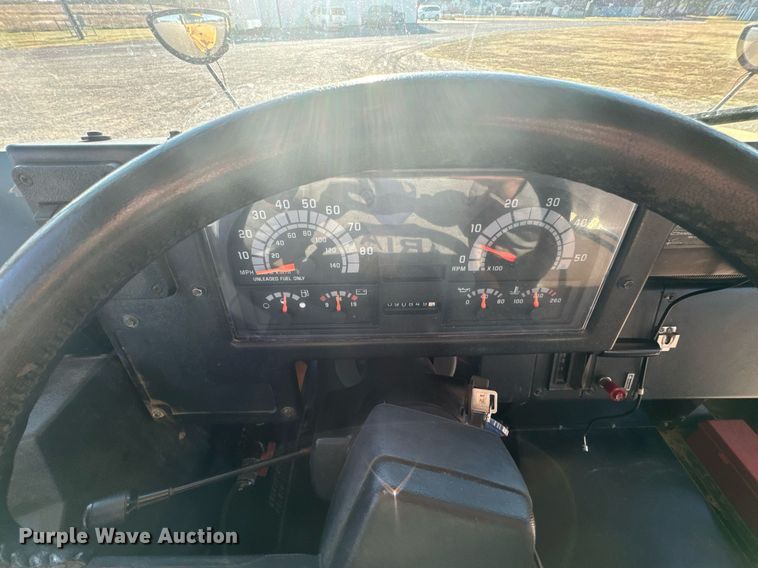 image for item DX3710 1998 Chevrolet B7 Bluebird school bus